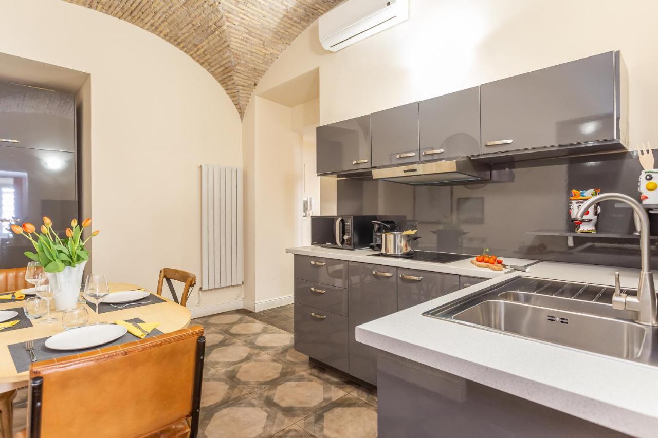 Daplace - Lucia Apartment Roma Eksteriør bilde